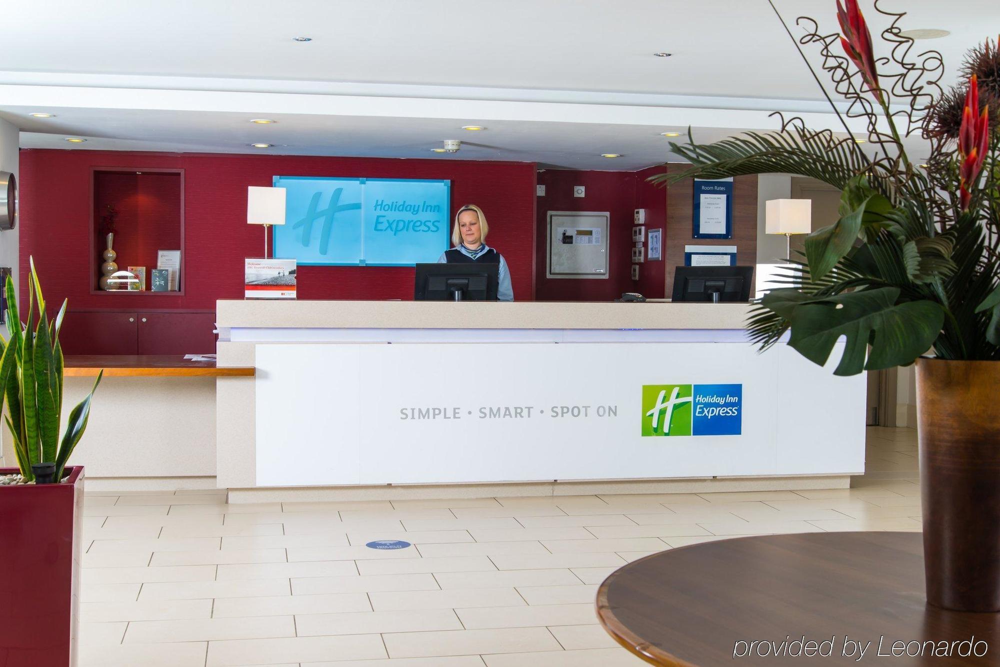 Holiday Inn Express Northampton - South By Ihg Exterior photo